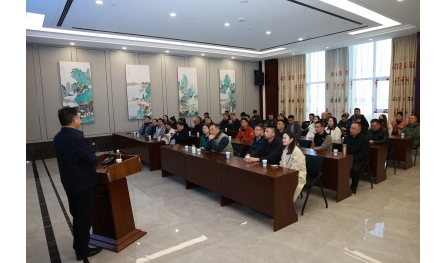 探尋發展密碼 共話傳承創新——省民營經濟研究會第五期企業家會員研修班學員走進安惠